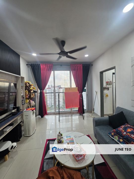 Strategic Location Good Condition Fully Furnished High Floor 2room Apt @ Suriamas Suite for Rent, Johor, Johor Bahru