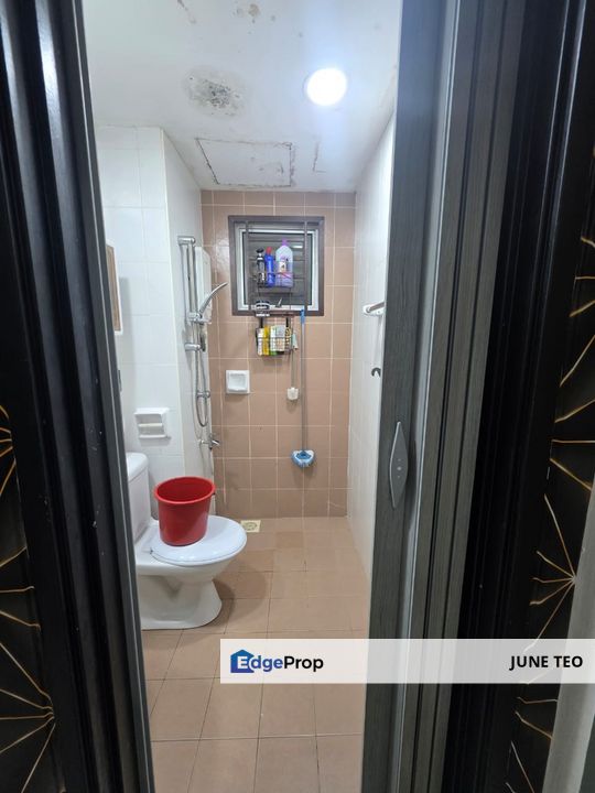 Strategic Location Good Condition Fully Furnished High Floor 2room Apt @ Suriamas Suite for Rent, Johor, Johor Bahru