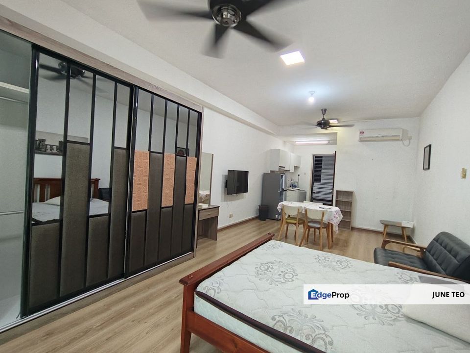 Strategic Location Good Condition Low Floor Fully Furnished Studio @ Parc Regency for Rent, Johor, Masai