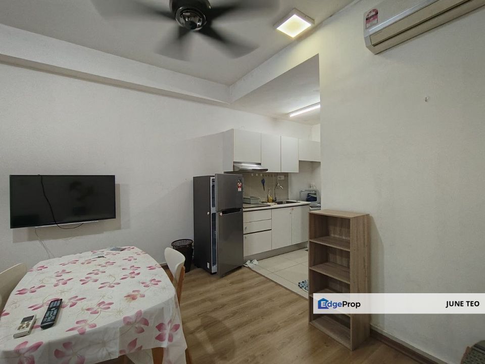 Strategic Location Good Condition Low Floor Fully Furnished Studio @ Parc Regency for Rent, Johor, Masai