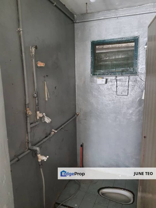 Original Unfurnished Good Condition 2sty Low Cost Terrace @ Pasir Putih for Rent, Johor, Pasir Gudang