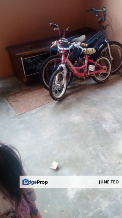 Unfurnished Basic Fitting Good Condition 2sty Low Cost House @ Sri Saujana for Rent, Johor, Kota Tinggi