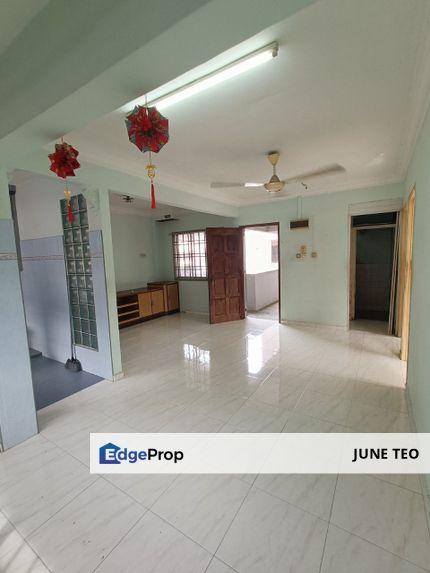 Mid Floor Renovated Good Condition 3room Flat @ Tmn Rinting for Sale, Johor, Masai