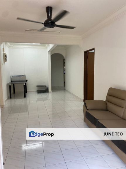 Ground Floor Good Condition 3room Apt @ Lily & Jasmine for Sale, Johor, Tampoi