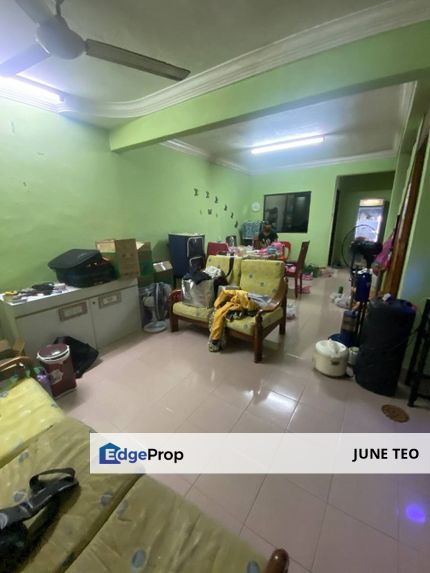 Renovated Extended Good Condition 2sty Low Cost @ Desa Cemerlang for Rent, Johor, Ulu Tiram