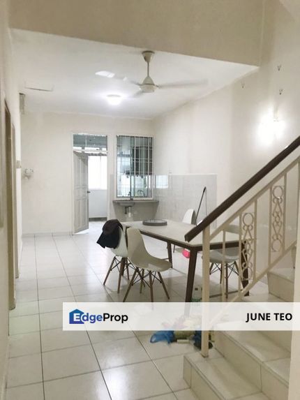 Good Condition Partial Furnished 1.5sty Superlink Terrace @ Impian Emas for Rent, Johor, Skudai