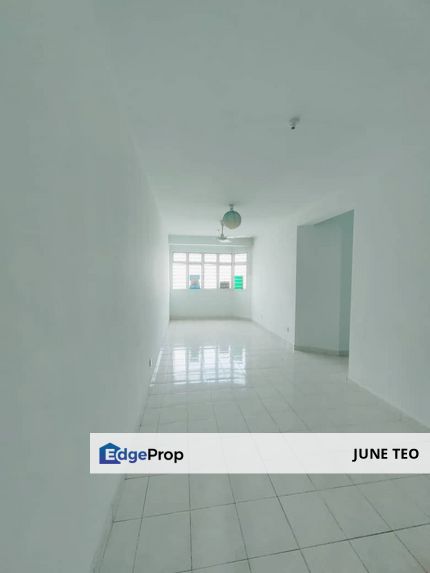 Ground Floor Good Condition Unfurnished 3room Apt @ Vista Seri Alam for Sale, Johor, Masai