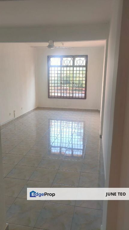 Original Condition Mid Floor 3room Apt @ Ria 2 Megah Ria for Sale, Johor, Masai