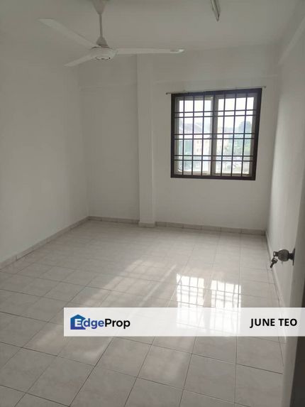 Good Condition Mid Floor Renovated 3room Apt @ Sri Intan for Sale, Johor, Masai