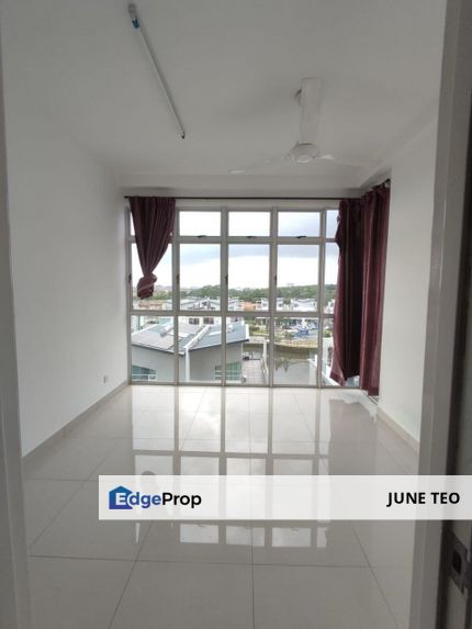 Brand New Good Condition Low Floor 2room Apt @ D'Lagoon for Sale / RENT, Johor, Johor Bahru