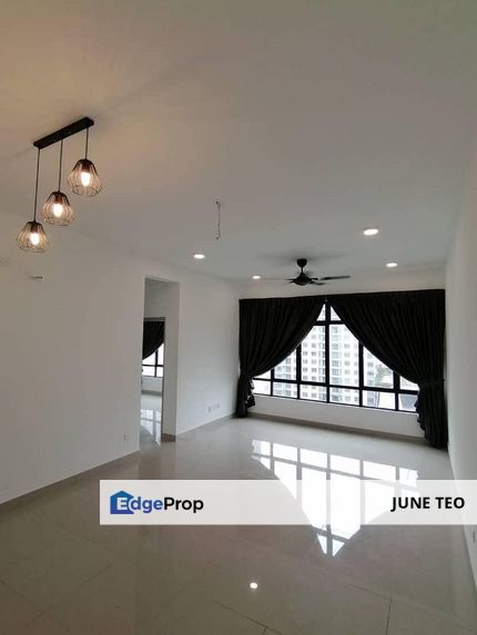 Good Condition Strategic Location Partial Furnished 2room Apt @ Austin Regency for Sale, Johor, Johor Bahru