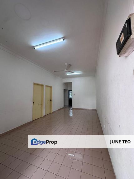 Unfurnished Basic Condition 1sty Terrace @ Desa Harmoni for Rent, Johor, Masai