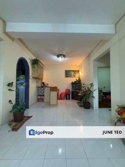 Renovated Good Condition 3room Low Floor Walk Up Apt @ Danga View Apt for Sale, Johor, Johor Bahru