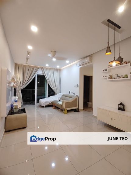 Strategic Location Good Condition Renovated Unblock City View 2room Apt @ Season for Sale, Johor, Johor Bahru