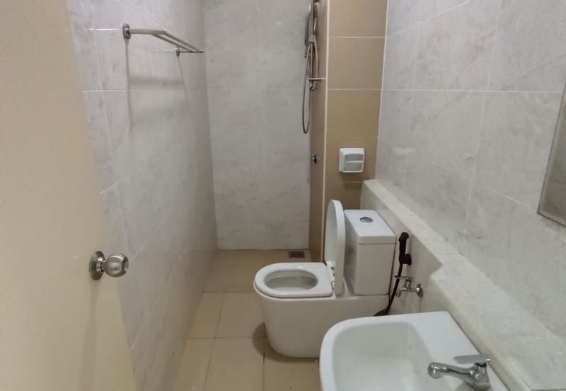 D'Summit Residences @ Kempas Utama