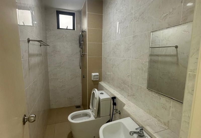 D'Summit Residences @ Kempas Utama