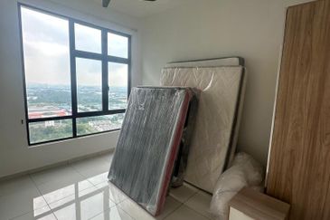 D'Summit Residences @ Kempas Utama