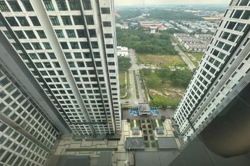D'Summit Residences @ Kempas Utama