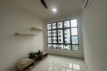 D'Summit Residences @ Kempas Utama