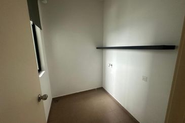 D'Summit Residences @ Kempas Utama