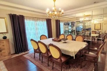 Stulang Laut / Darat