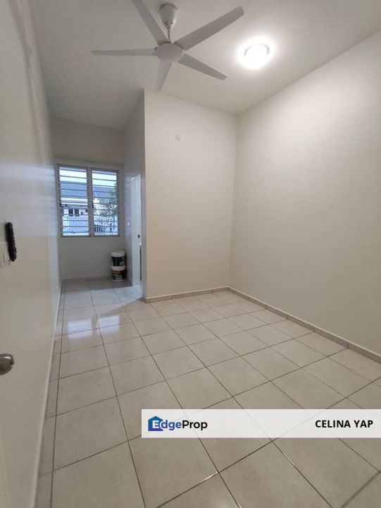 Rent !! Partially Furnish Tiara Sendayan Brand New House , Negeri Sembilan, Seremban