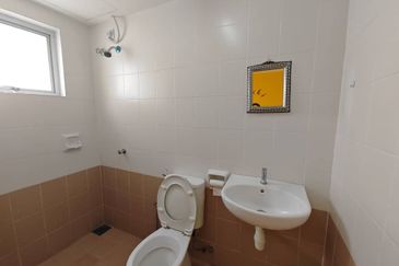 Alam Sanctuary/ALAM PUTRA/END LOT/TOWN HOUSE/LOWER FLOOR