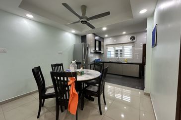 2 STOREY TERRACE/PUCHONG UTAMA/END LOT