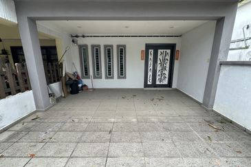 2 STOREY TERRACE/PUCHONG UTAMA/END LOT