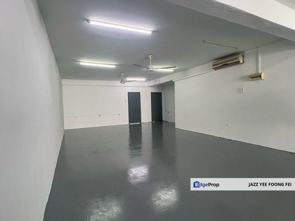 Hot🔥 Jalan SPU 2, Bandar Saujana Putra, 𝗡𝗲𝘄𝗹𝘆 𝗣𝗮𝗶𝗻𝘁 𝟭𝘀𝘁 𝗙𝗹𝗼𝗼𝗿 𝗦𝗵𝗼𝗽 for Rent, Selangor, Jenjarom