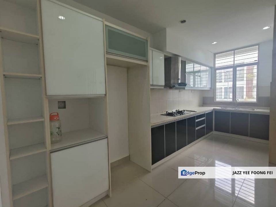 【Renovated | Partly Furnished】Cascadia Townhouse, Lake Vista Puchong for Sale, Selangor, Puchong