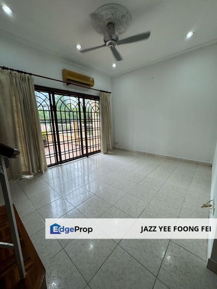 【Puchong Prima 4】 Double Storey House for Sell 𝗙𝗮𝗰𝗶𝗻𝗴 𝗚𝗮𝗿𝗱𝗲𝗻 𝗩𝗶𝗲𝘄 & 𝗪𝗲𝗹𝗹 𝗞𝗲𝗽𝘁 𝘂𝗻𝗶𝘁 , Selangor, Puchong