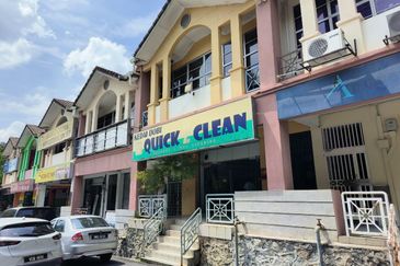 2 Storey bandar kinrara puchong bk5 Office Shop Lot For Sale