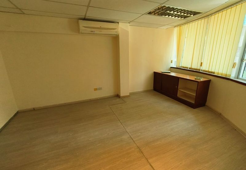 Bandar Puteri 1 Shop lot Lift office Puchong For Rent