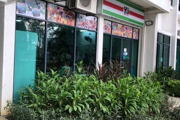 LaCosta, Sunway South Quay