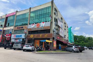 Bandar Puteri Puchong Shop Lot For Sale