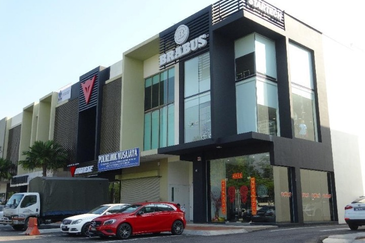 HiCom-Glenmarie Industrial Park