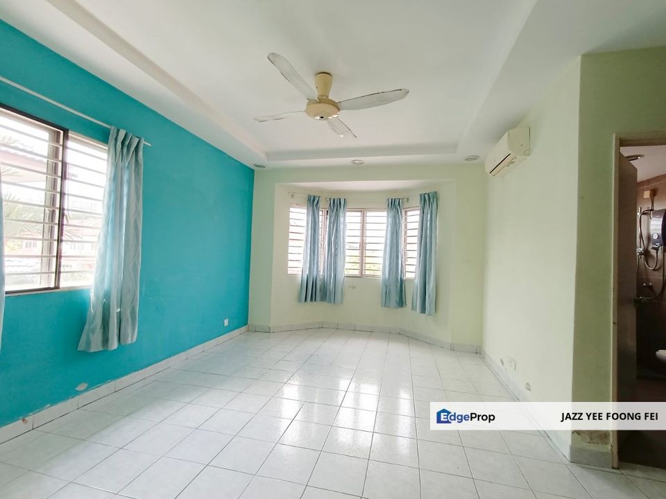 2-storey Terrace End Lot with 10 feet land near Lotus & LRT Puchong , Selangor, Puchong