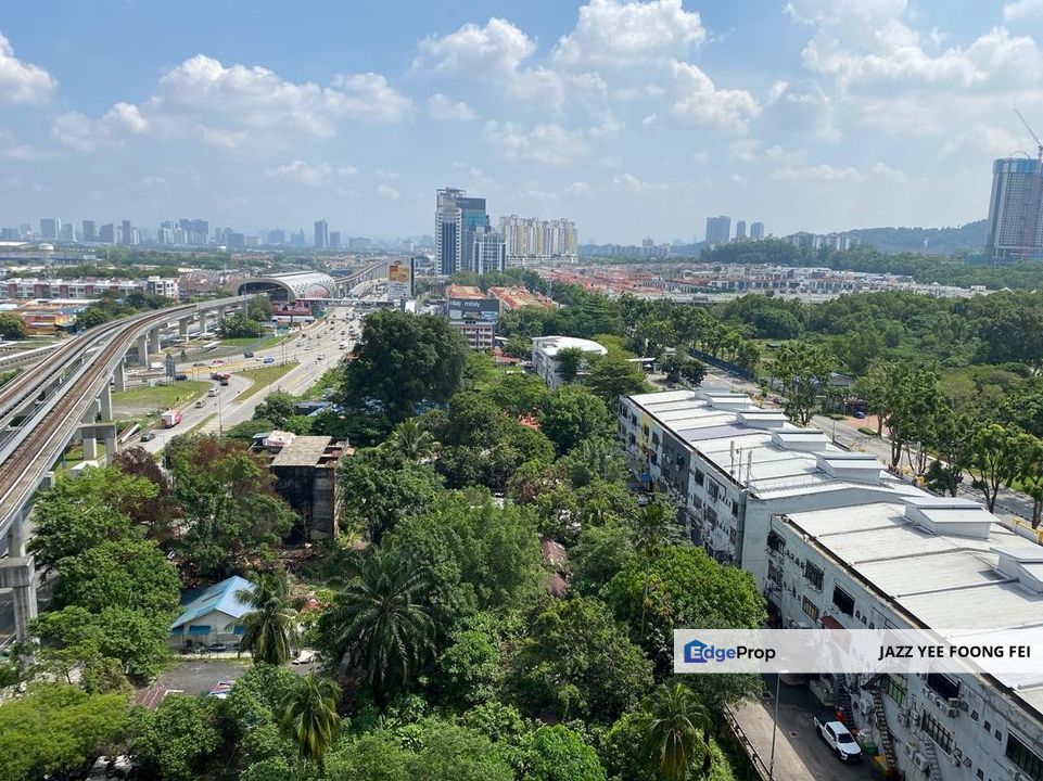 Stellar Suites @ Bandar Puteri Puchong, Selangor, Puchong