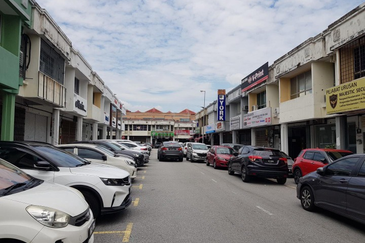 Bandar Puteri 5, Ground Floor, Shop Lot Bandar Puteri Puchong for Rent