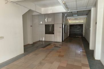 1.5 Shoplot Puteri 7 (20x65sf), Bandar Puteri Puchong for Rent