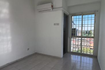 Sutramas Apartment