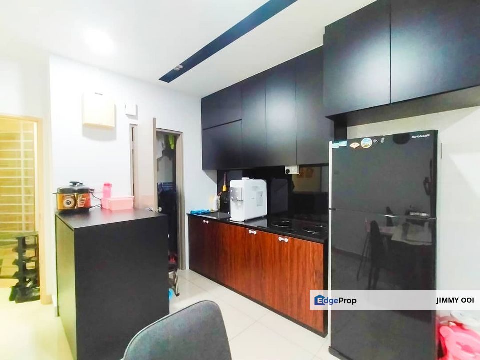 Full loan with good condition full furnished unit in ARC, matured amenities surrounding. Easy access to EDL highway and JB CIQ, Johor, Johor Bahru