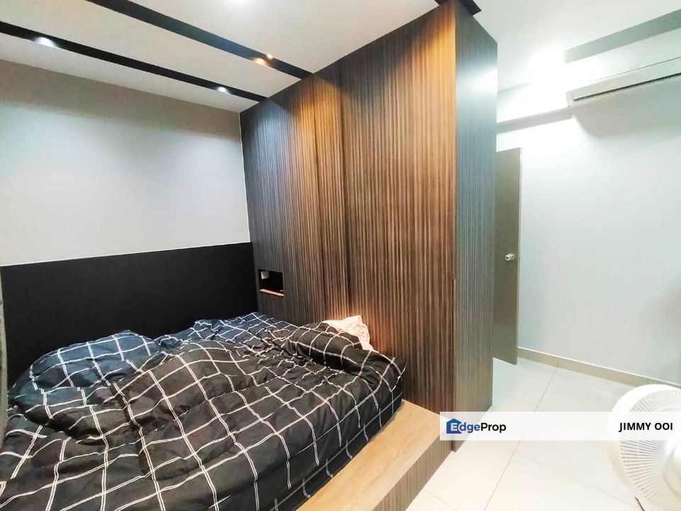 Full loan with good condition full furnished unit in ARC, matured amenities surrounding. Easy access to EDL highway and JB CIQ, Johor, Johor Bahru