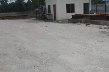 West Port, Pulau Indah