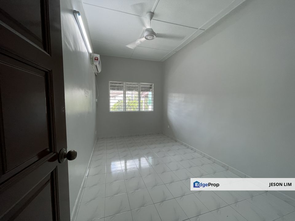  Klang Utama @2 Storey 18X55 3R2B @Fully Renovated & Extended for Sale RM430k , Selangor, Klang