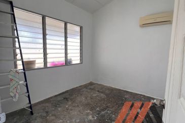 Taman Tepi Sungai ( Taman Teluk Pulai Indah )