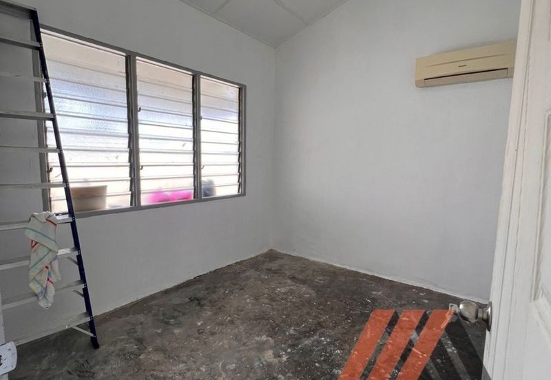 Taman Tepi Sungai ( Taman Teluk Pulai Indah )