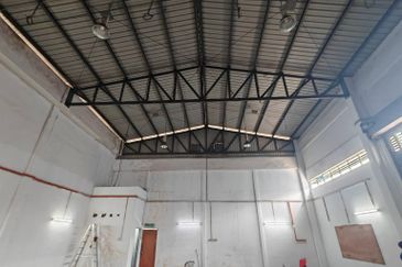 West Port, Pulau Indah