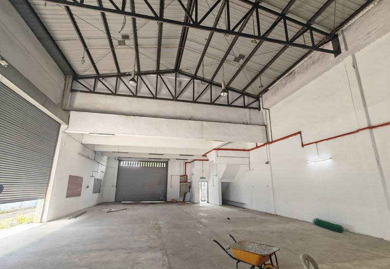 West Port, Pulau Indah